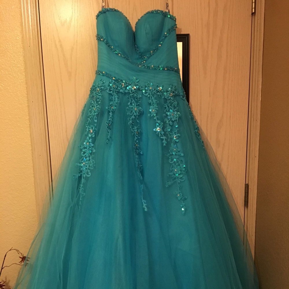 Prom/Homecoming Dress❤️ - Picture 2 of 7